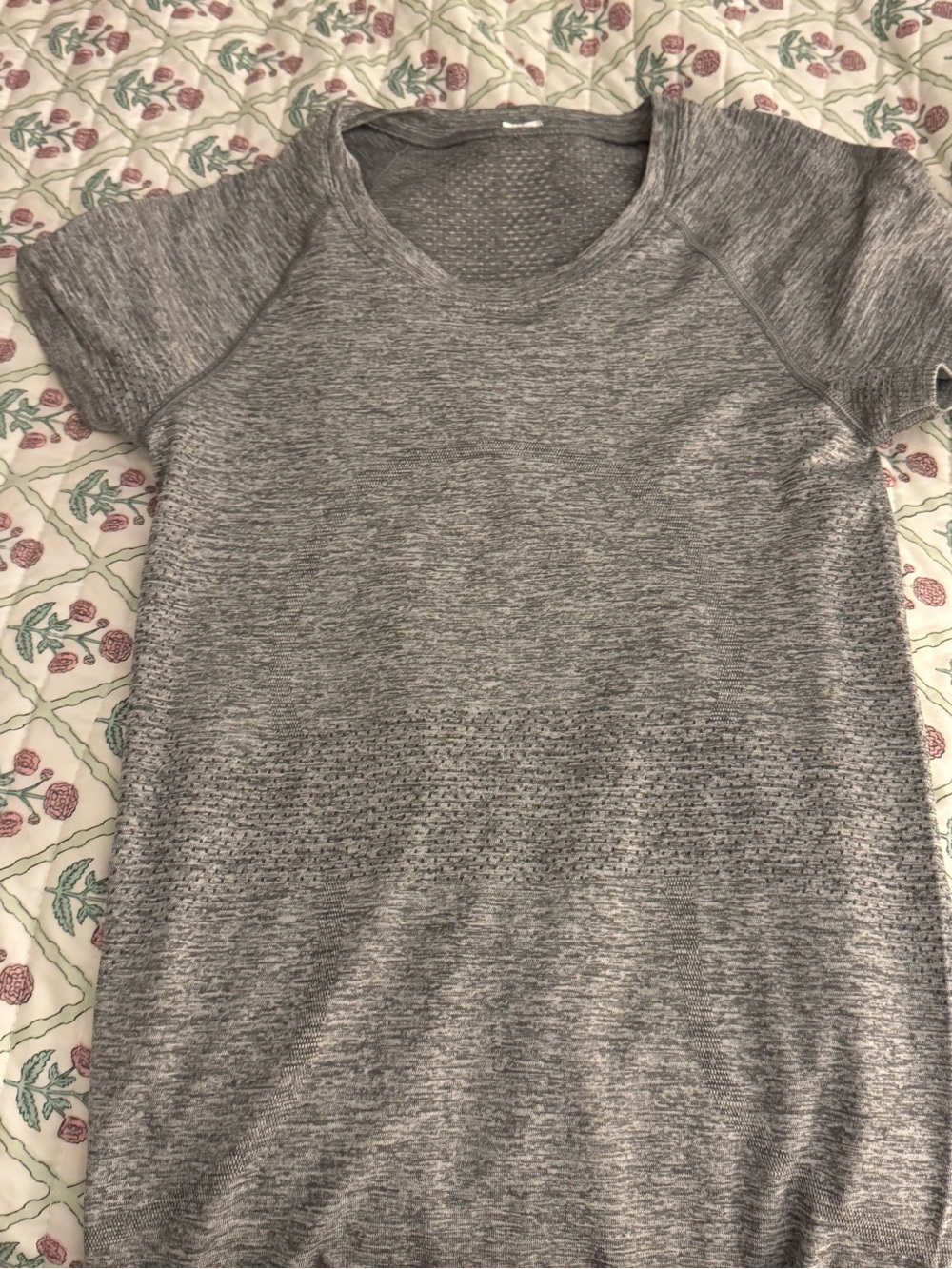 Lululemon swiftly tech short sleeve size 2